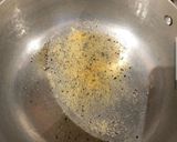 A picture of step 1 of Mince, mushroom and spinach linguine 🍜.