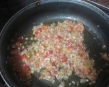Foto del paso 3 de la receta: Rehogado de arvejas con salchichas frescas y arroz blanco
