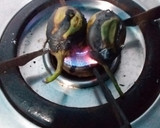 கத்திரிக்காய் சுட்டு பிசைந்த குழம்பு ரெசிபி ஸ்டேப் 2 புகைப்படம்