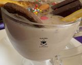 A picture of step 4 of Noreos milkshake.