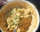 A picture of step 2 of Alu Hari pyaz k pakoray.
