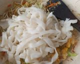 Foto langkah ke 6 dari resep Kwetiau Goreng.