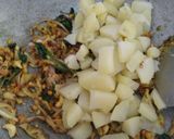 A picture of step 5 of Potato masala with poori.