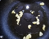 Foto del paso 1 de la receta: Revuelto vegetal de gulas, al estilo de mi hijo