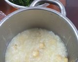 Hình bước làm 4 của món Cháo bò tía tô giải cảm mùa mưa