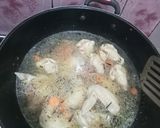 Foto langkah ke 3 dari resep Sup Ayam Wortel.