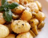 Foto del paso 6 de la receta Gnocchi con aceitunas rellenas en salsa de limón y anchoas