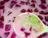 Gambar langkah 1 resipi Koktail Buah Naga.