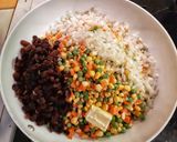 Zöldséges-mazsolás csirkemell recept fázis 3 fotója