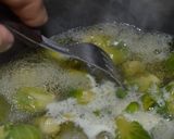 Foto del paso 1 de la receta: Bruselas en salsa de Labne