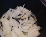 Foto del paso 2 de la receta: Truchas con jamón y guarnición de pimiento cebolla y patata