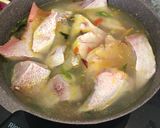 Foto langkah ke 4 dari resep Kakap kuah asam.