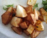 A picture of step 1 of Potato Mushroom Curry.