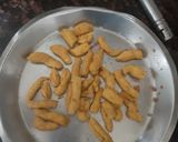 A picture of step 3 of Sev ki sabzi.