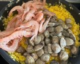 Foto del paso 5 de la receta Arroz rápido de gambas y almejas