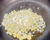 Foto del paso 3 de la receta: Magro de pavo al curry con pimientos