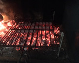 Foto del paso 2 de la receta: Bocadillo de pan de pita y longanizas a la brasa