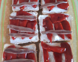 Foto del paso 1 de la receta: Tosta de anchoas con huevo poché