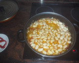Foto del paso 4 de la receta: Guiso de fabes con conejo al horno
