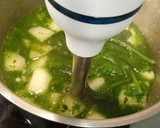 Foto del paso 7 de la receta: Crema de espinacas, merluza y coles de Bruselas