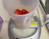Foto del paso 1 de la receta: Donuts sabor tarta de queso y fresa saludable