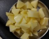 કાંદા બટાકા પૌવા (Kanda Bataka Poha Recipe In Gujarati) રેસીપી સ્ટેપ2ફોટો