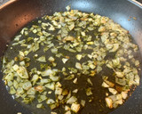 Foto del paso 3 de la receta: Merluza a lo pobre