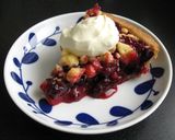A picture of step 7 of Cherry Crumble Pie.