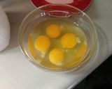 A picture of step 2 of Poached Eggs.