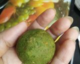 A picture of step 4 of Spinach cheese Balls.
