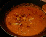 Foto del paso 12 de la receta: Manitas de cerdo en salsa tradicional