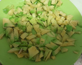 Foto del paso 2 de la receta: Aguacates rellenos de salmón