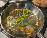 A picture of step 3 of Spaghetti Aglio Olio e Peperoncino.