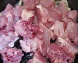 Foto langkah ke 2 dari resep Ayam tumis paprika.