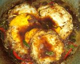 Foto langkah ke 3 dari resep Telur Saus Tiram.