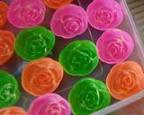 Foto langkah ke 4 dari resep Bolkus Mawar Rainbow.