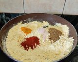 A picture of step 2 of Besan Paratha.