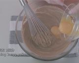A picture of step 5 of Sachertorte (chocolate cake).