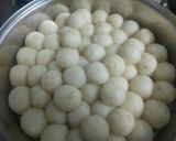 A picture of step 7 of Semolina Balls.