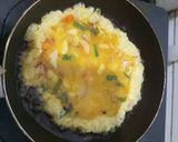 Foto langkah ke 4 dari resep Telur Dadar Kunyit.