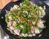 Une image de l'étape 9 de Sauté de veau aux poivrons verts et bouillon de cèpes.