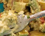 A picture of step 4 of Avocado & Egg salad.