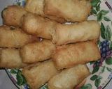 Foto langkah ke 8 dari resep Roket Palembang alias risol.