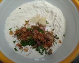 Foto langkah ke 3 dari resep Kue Bawang Simple.