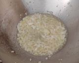 Foto langkah ke 4 dari resep Soun Hitam Goreng.