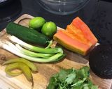 Foto del paso 1 de la receta Ensalada de pollo, aguacate, pepino y papaya