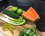 Foto del paso 1 de la receta: Ensalada de pollo, aguacate, pepino y papaya