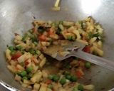 उपमा (UPAMA RECIPE IN MARATHI) रेसिपी स्टेप 3 फोटो 