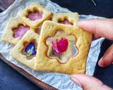 Foto langkah ke 6 dari resep Stained Glass Cookies.