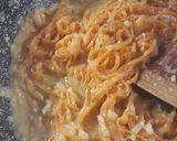 Foto del paso 6 de la receta: Espaguetis de boniato con huevo y queso